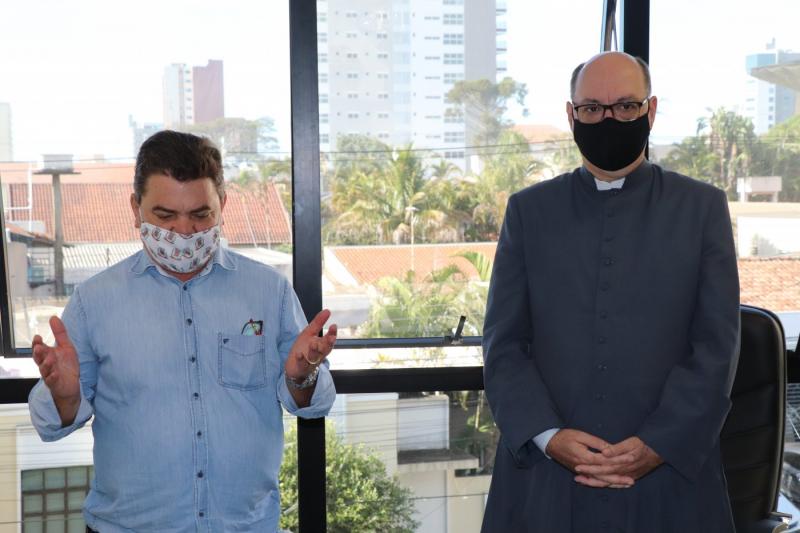 Prefeitura de Arapongas pede apoio ao bispo e padres na luta contra a Covid-19