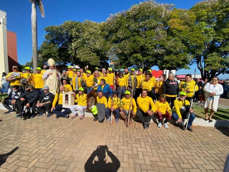 Romeiros chegam ao Santuário de Santa Rita em Lunardelli