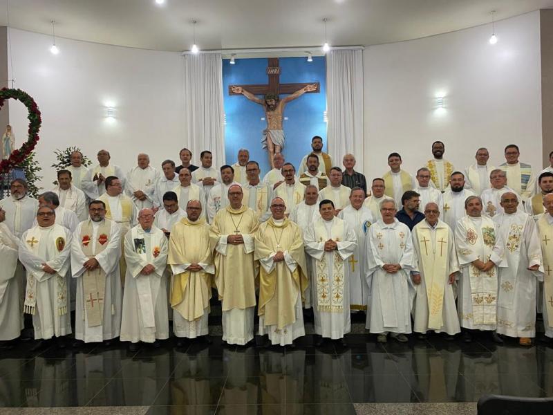 Clero de Apucarana esteve reunido em formação