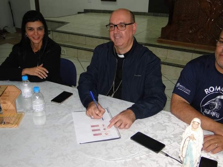 CONTRIBUIÇÃO DA DIOCESE DE APUCARANA, ESTADO DO PARANÁ, BRASIL PARA O PROCESSO DE BEATIFICAÇÃO DO CARDEAL VIETNAMITA FRANCISCO XAVIER NGUYEN VAN THUAN