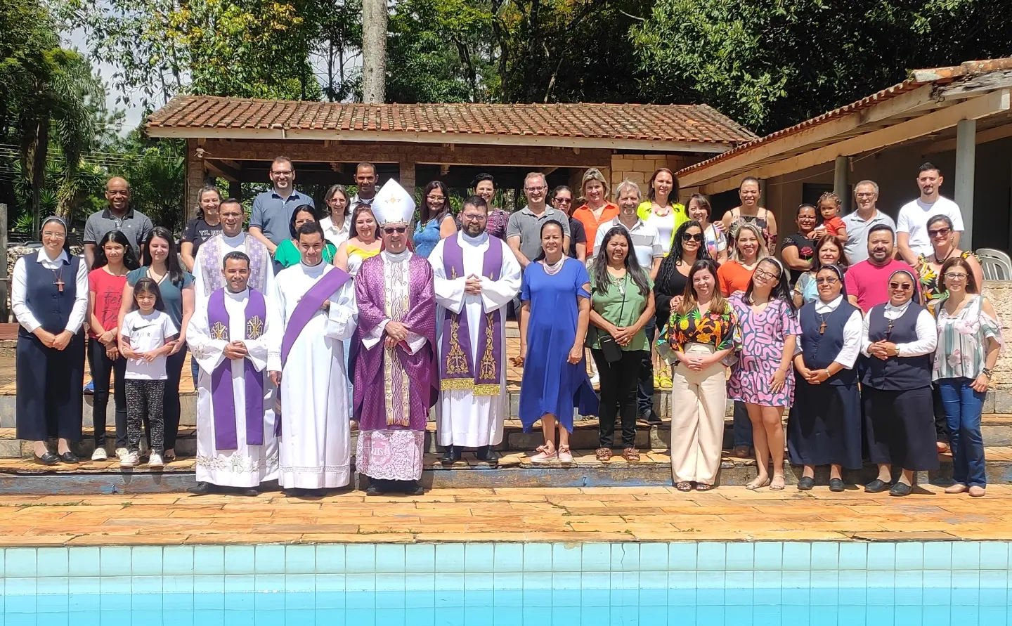 Colaboradores se reuniram para um momento festivo