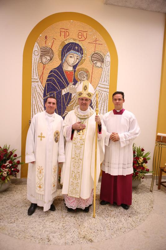 No dia de Nossa Senhora do Perpétuo Socorro, Dom Carlos celebrou uma missa e fez a Dedicação da paróquia de Apucarana