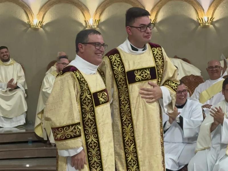 Os seminaristas Junior e Nelson, são ordenados diáconos transitórios