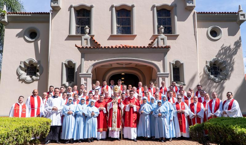 A Igreja da Colônia Esperança agora é um mosteiro