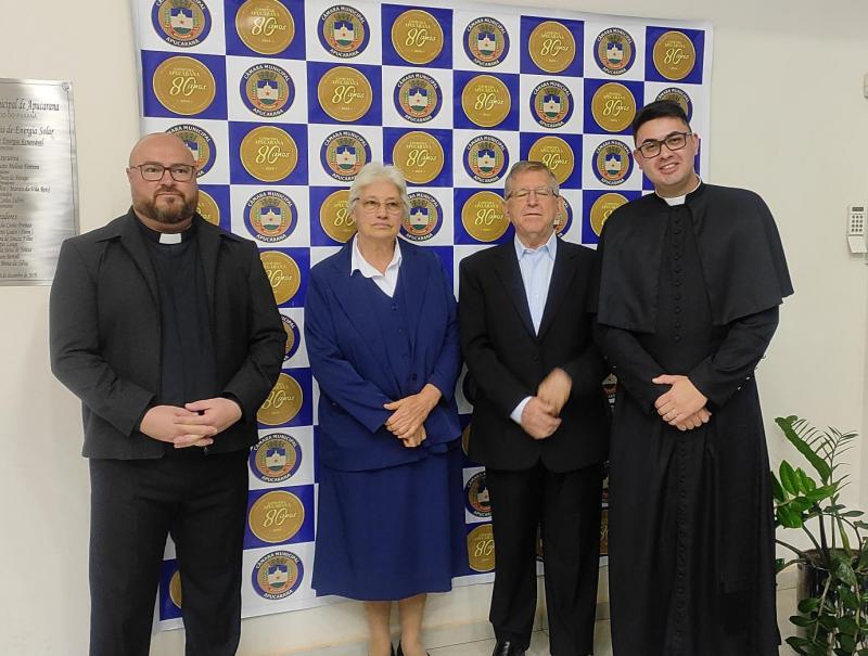 Noite de homenagens na Comenda Apucarana 80 anos 