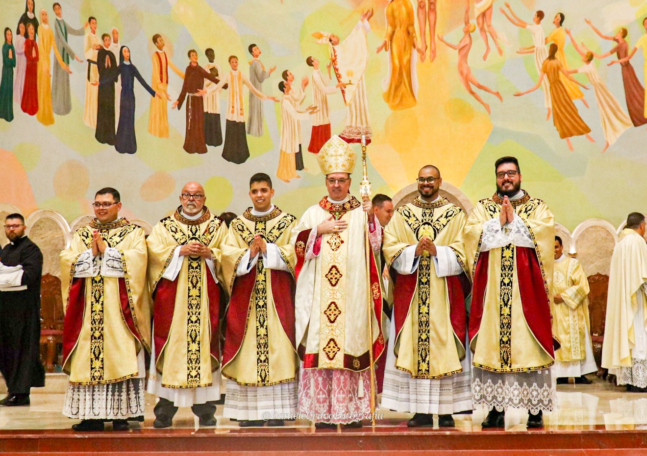 5 Neo Sacerdotes para a Diocese de Apucarana