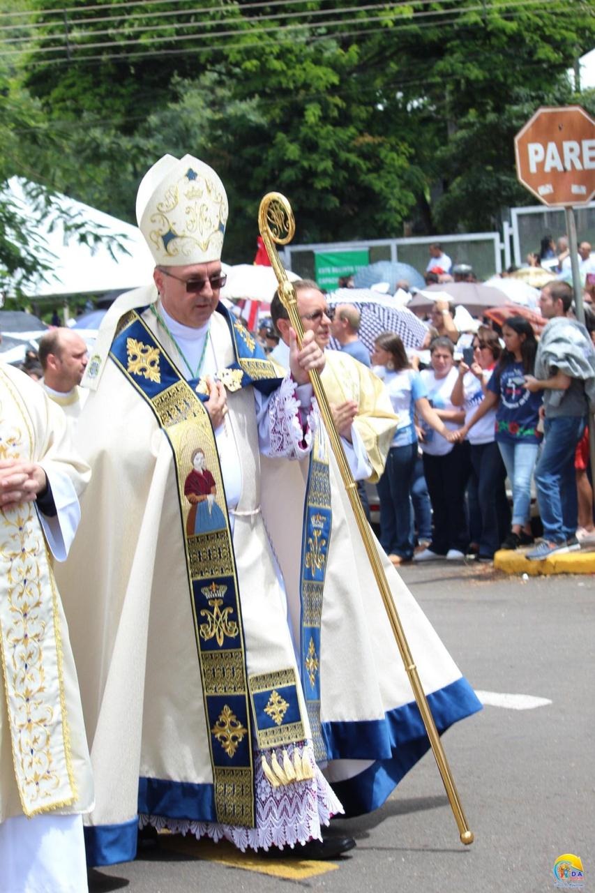 DIOCESE DE APUCARANA RECONHECE CANONICAMENTE DUAS ASSOCIAÇÕES PRIVADA DE FIÉIS DE ARAPONGAS