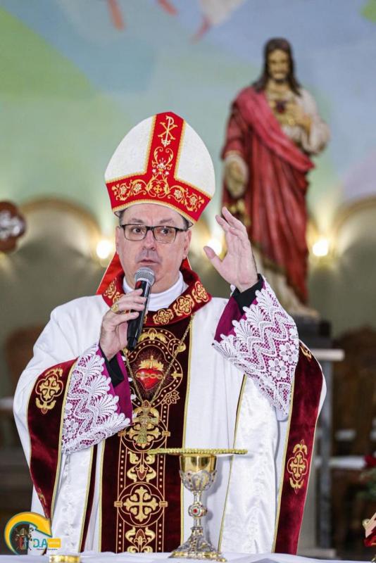 NA PANDEMIA, ENXERGAR DEUS NO IRMÃO
