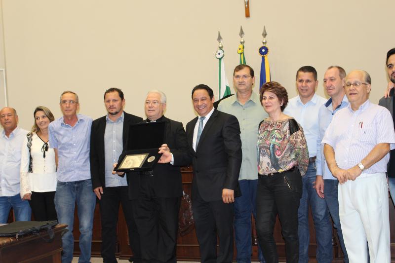 Diocese recebe Comenda Tiradentes por ocasião do jubileu áureo da Diocese de Apucarana