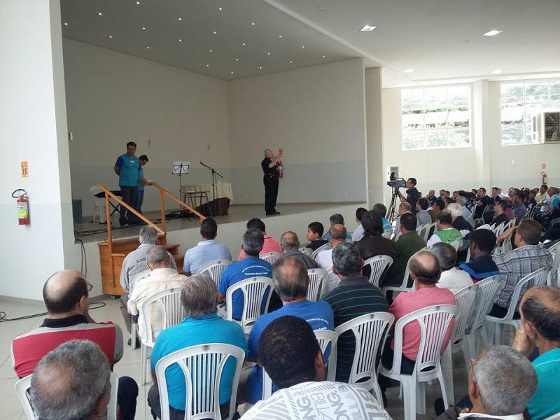 1ª Romaria Diocesana do Terço do Homens emociona Dom Celso 