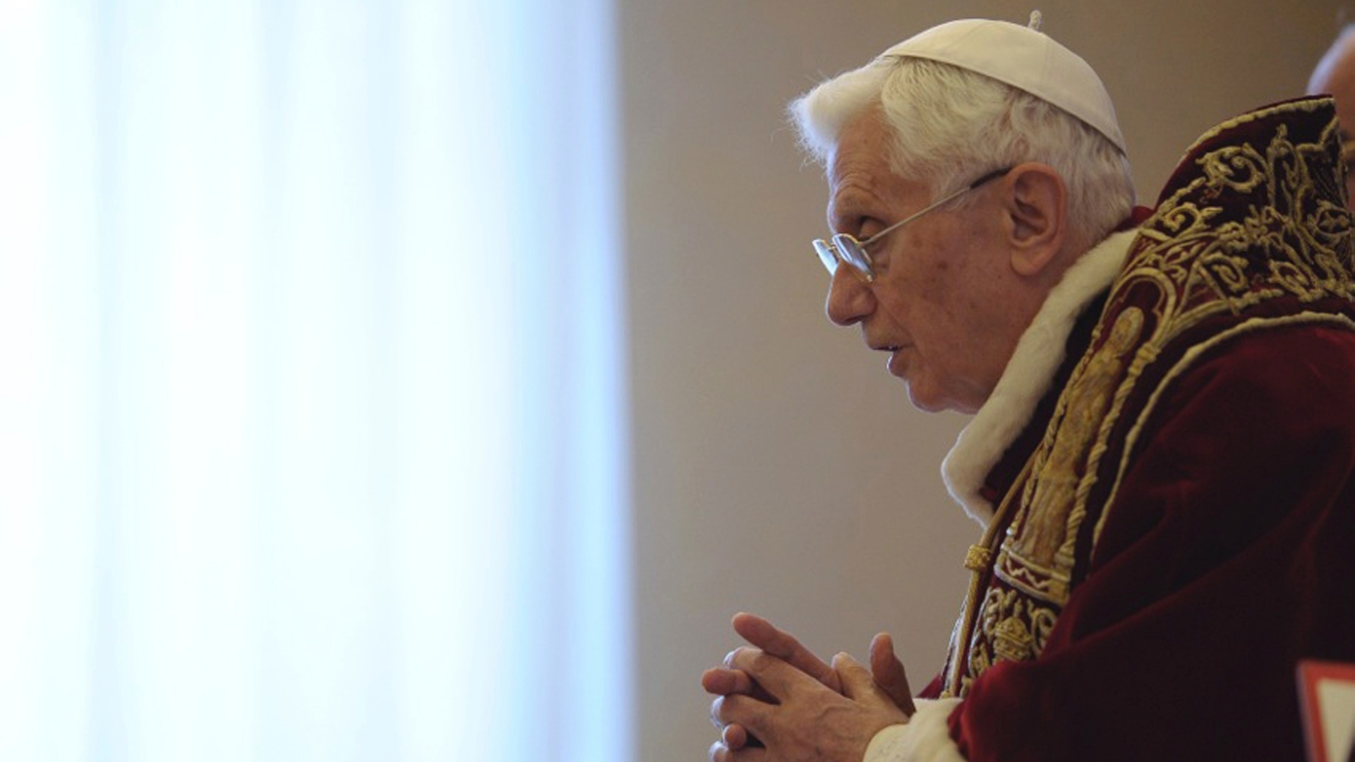 Em favor de Bento XVI