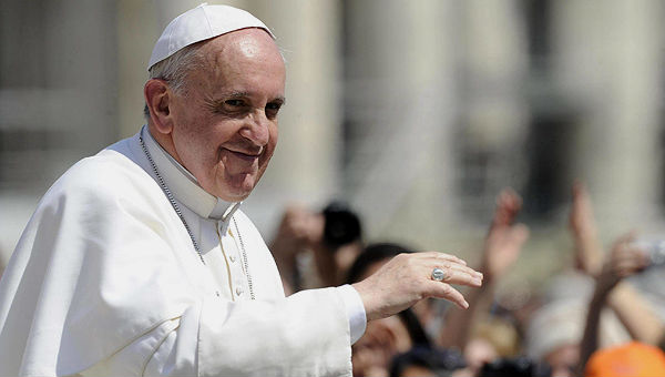 ANGELUS: \"DEUS QUER CRIST&#195;OS LIVRES PARA OUVIR SUA VOZ\"