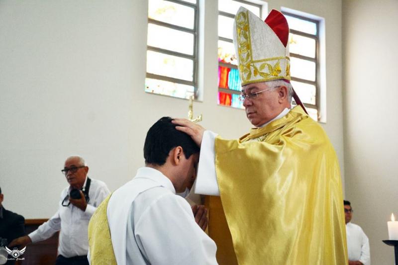 Bispo da Diocese de Apucarana ordena o último padre do ano de 2017 